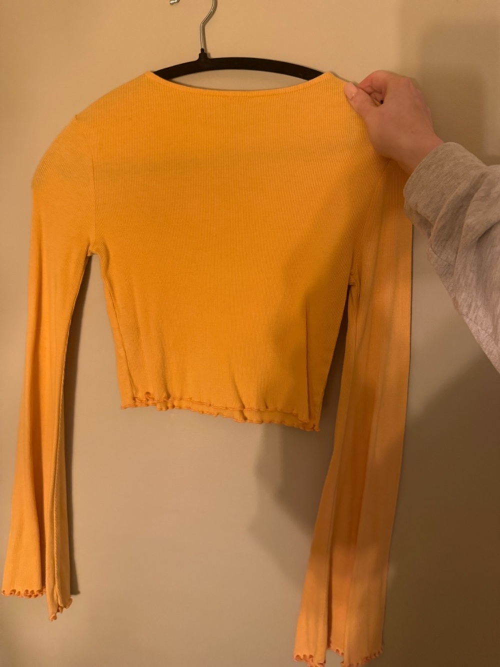 BDG Ribbed Long-Sleeve Crop Top - Picture 3 of 3